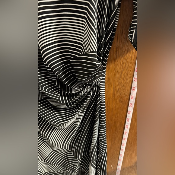 Banana republic spandex stripes dress with a knot - Picture 3 of 4